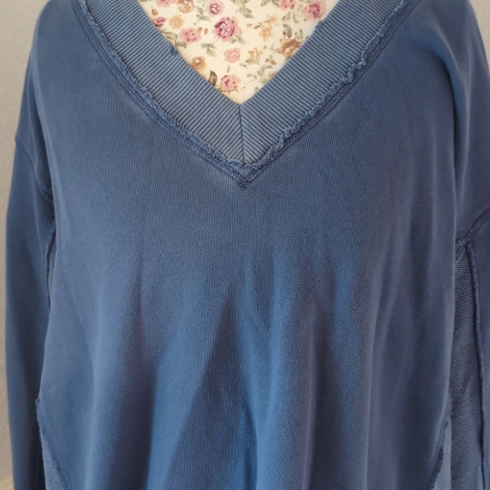 Aerie Everyday V Neck Dusty Blue color - XS- M - Picture 2 of 5